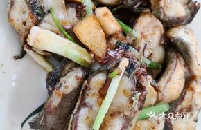 Stewed Big Eel with Charred Garlic