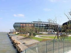 -上海滴水湖皇冠假日酒店