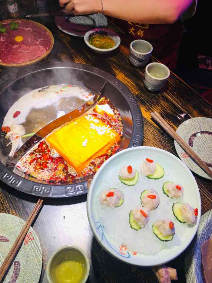 水帘洞正宗重庆老火锅-"这家算是正宗的重庆火锅,虽然在西安开的时.