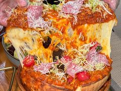 -Dragon Pizza•圆脸龙披萨·牛排餐厅