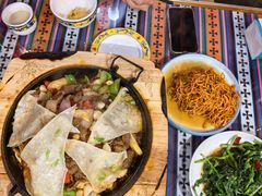 -乡土特色.冷锅鱼.牦牛肉汤锅