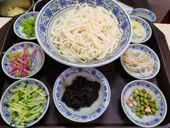 老北京炸酱面-门框胡同百年卤煮(新街口店)