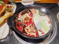 -两三事小郡肝串串香火锅(桂庙店)