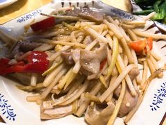 酸笋炒大肠-幽优农庄·森波拉特色本地农家菜