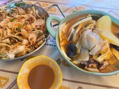 -满格嗦新疆椒麻鸡火锅.炒米粉(川大江安校区店)