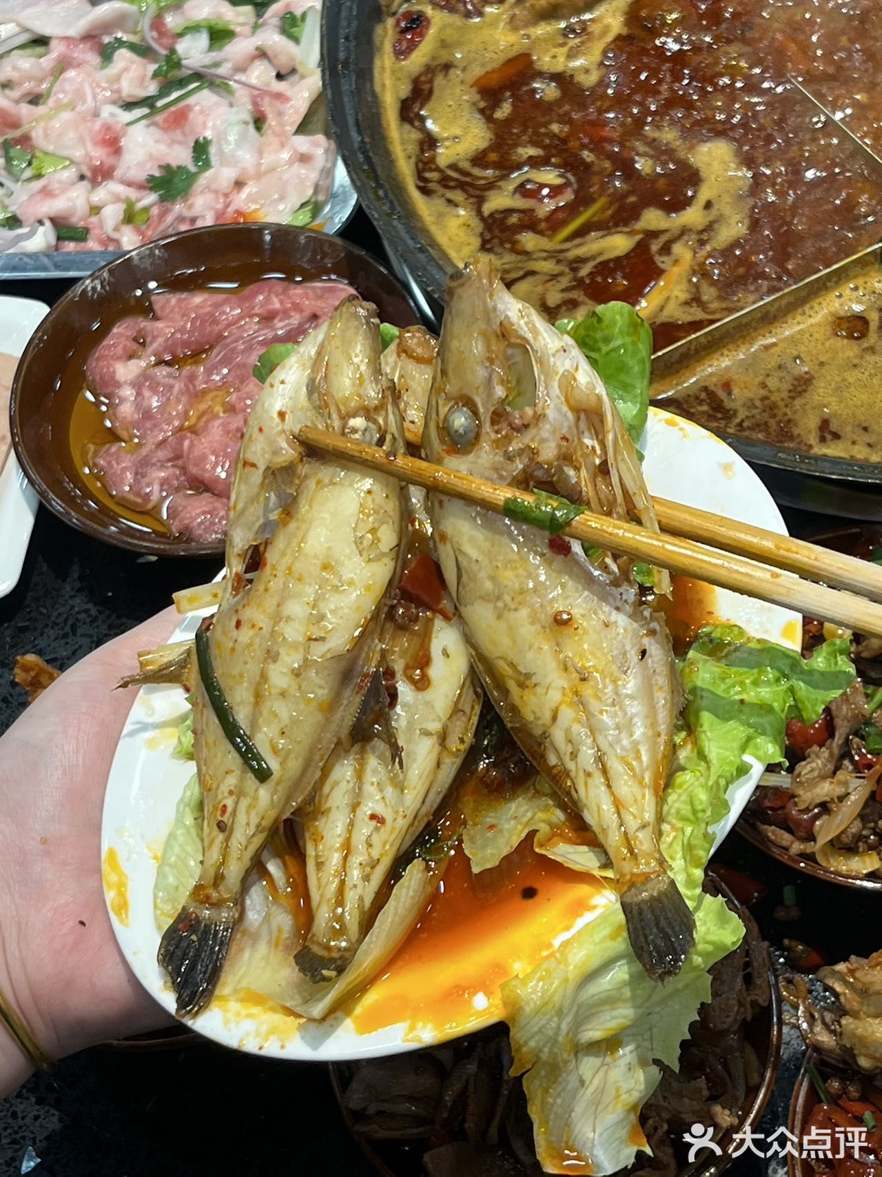 夏天来时代天街一定要冲这家火锅！鲜拌牛肉+冰镇水果捞