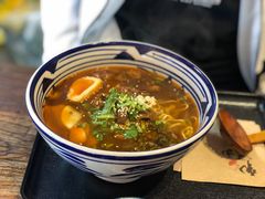 草本酸菜肥肠面-芜小皖砂锅菜(青山街店)