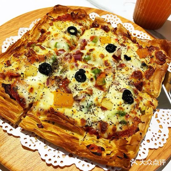 H&T鸿泰餐吧·酥披萨·简餐