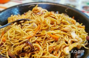 Black Pepper Beef Pan-Fried Noodles