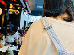等位区-巴邑火锅·夜宵(港隆广场店)