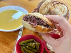 -闫家驴肉火烧(五四店)