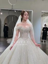 -艾米丽婚纱礼服