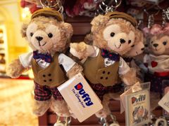 -小镇影院迪士尼小熊Duffy与他的朋友合影地