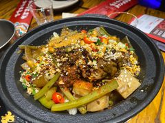 -老牌坊云南鱼豆花火锅(爱建店)