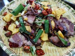 卖耙腊肉-聚八方土菜馆(余松路店)