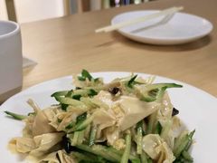 -关东小磨东北菜(上海长风大悦城店)
