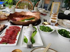 -墨居上隐·院子里火锅(峨眉店)
