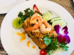 -Chom Cafe and Restaurant