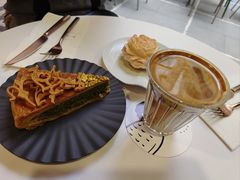 -潮一不贰·法式甜品·生日蛋糕·西式简餐(外滩店)