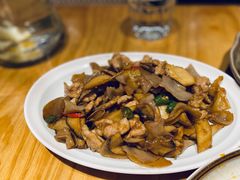 杏鲍菇竹耳爽肉片-十三式重庆江湖菜(金茂览秀城店)