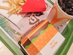 -麦当劳(新天地得来速店)
