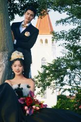 -现代经典婚纱摄影