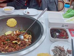 -鲁员外地锅鸡地锅鱼(古墩路店)