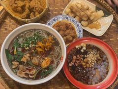 -爆炸头阿姨小四川正宗川味小吃(无任何分店)