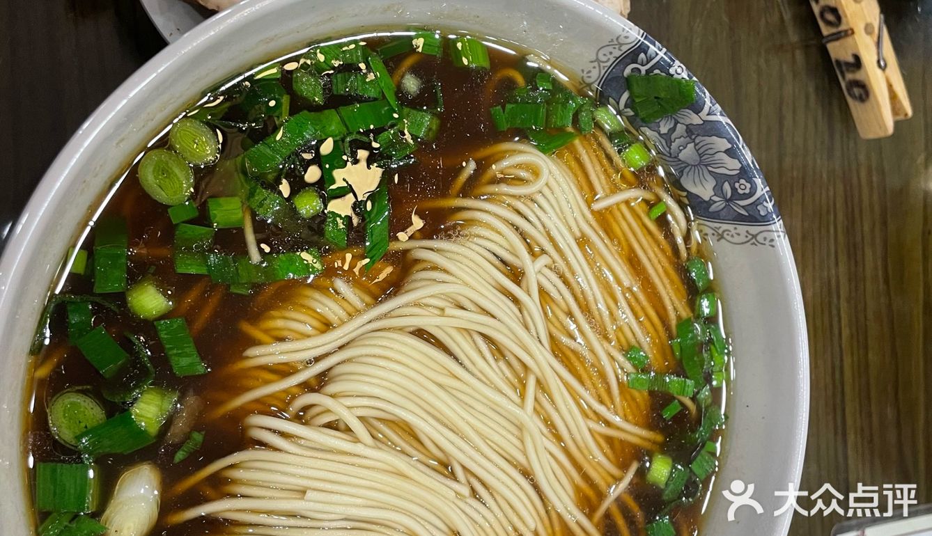 奥灶面 生意兴隆 好吃小贵
