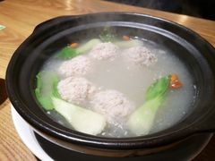 手工淮扬狮子头-茅炒屋龙虾·烧烤·湘菜(新河路店)