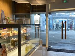 面包甜点陈列柜-奈雪的茶(重庆万象城北区店)