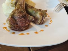 嫩煎羊排配薯条-LA  PETANQUE(泰安路店)