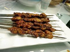 -三江源美食城