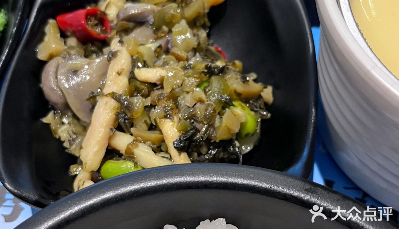 美滋滋的干菜扣肉，太下饭啦！