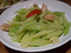 鲜核桃炒西芹-胖老汉椒麻鸡清真新疆菜(西御街店)