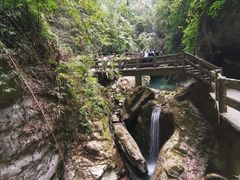 -龙水峡地缝景区