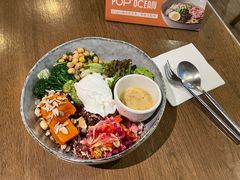 沃歌斯色拉配鸡肉-Wagas(凤凰汇店)