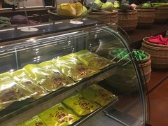 -阿瓦山寨·湘菜现炒·剁椒鱼头王(咸阳总店)