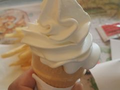 轻松小食光-麦当劳(南京路2店)