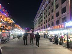 -布尔津河堤夜市