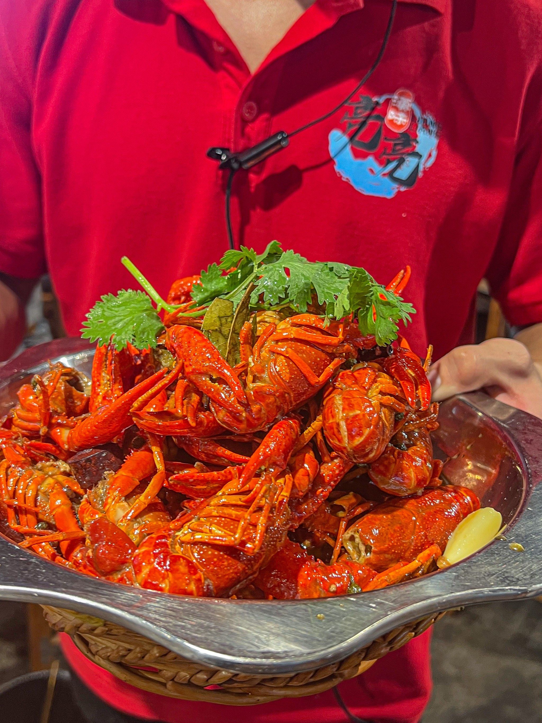 亮亮虾城  本地人爱的小龙虾老味道