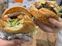 -The Habit Burger Grill 哈比特汉堡(世博店)