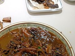 -老码头黑皮肘子锅包肉(赣水路店)