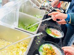 -鸿浩扒猪脚米线