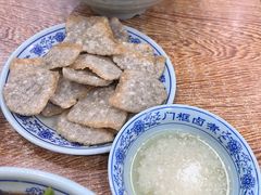 老北京炸灌肠-门框胡同百年卤煮(前门煤市街店)