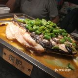 鱼肉比较少刺米饭也可以四个人可以吃饱