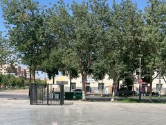 -牛员外鲜切牛肉火锅