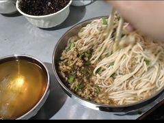 -正宗杨记普洱酸醋米线(总店)