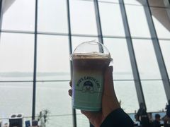 -抱抱地球咖啡馆(国家海洋博物馆店)