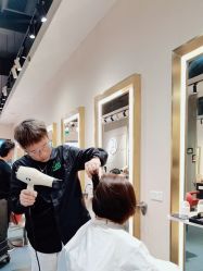 -P.R.O.salon 发哲